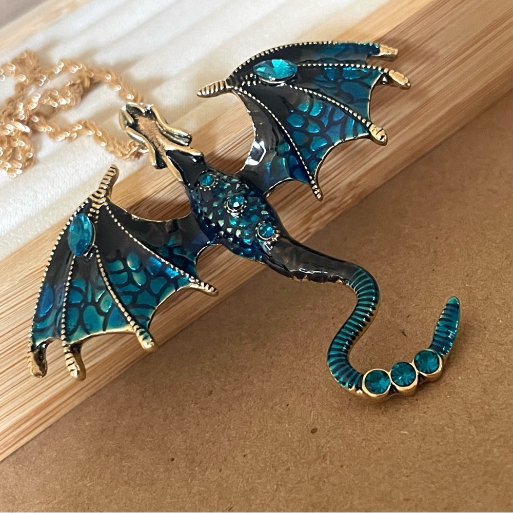 ✨Betsey Johnson Imperial Dragon Necklace - Picture 2 of 7